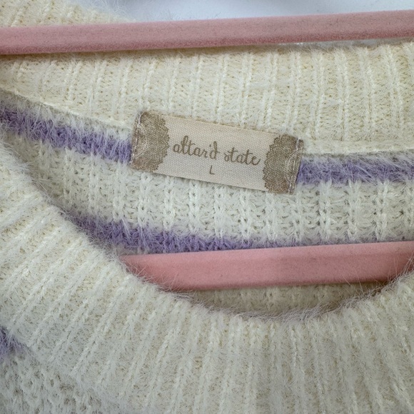 Altar'd State Women's Cream and Purple Floral Sweater Size Large - Picture 4 of 5